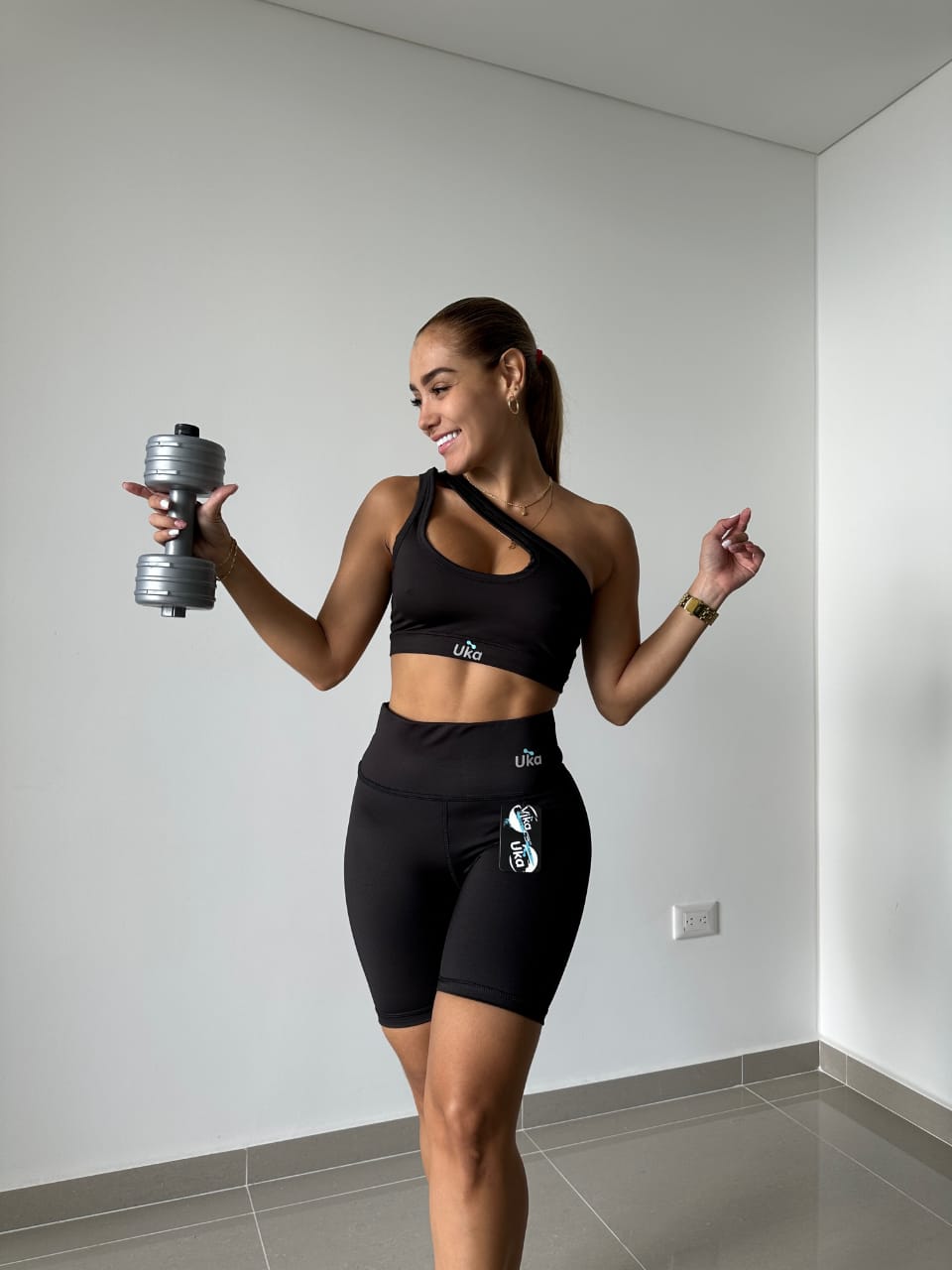 SET LICRA CORTA + TOP MEDIO BESO